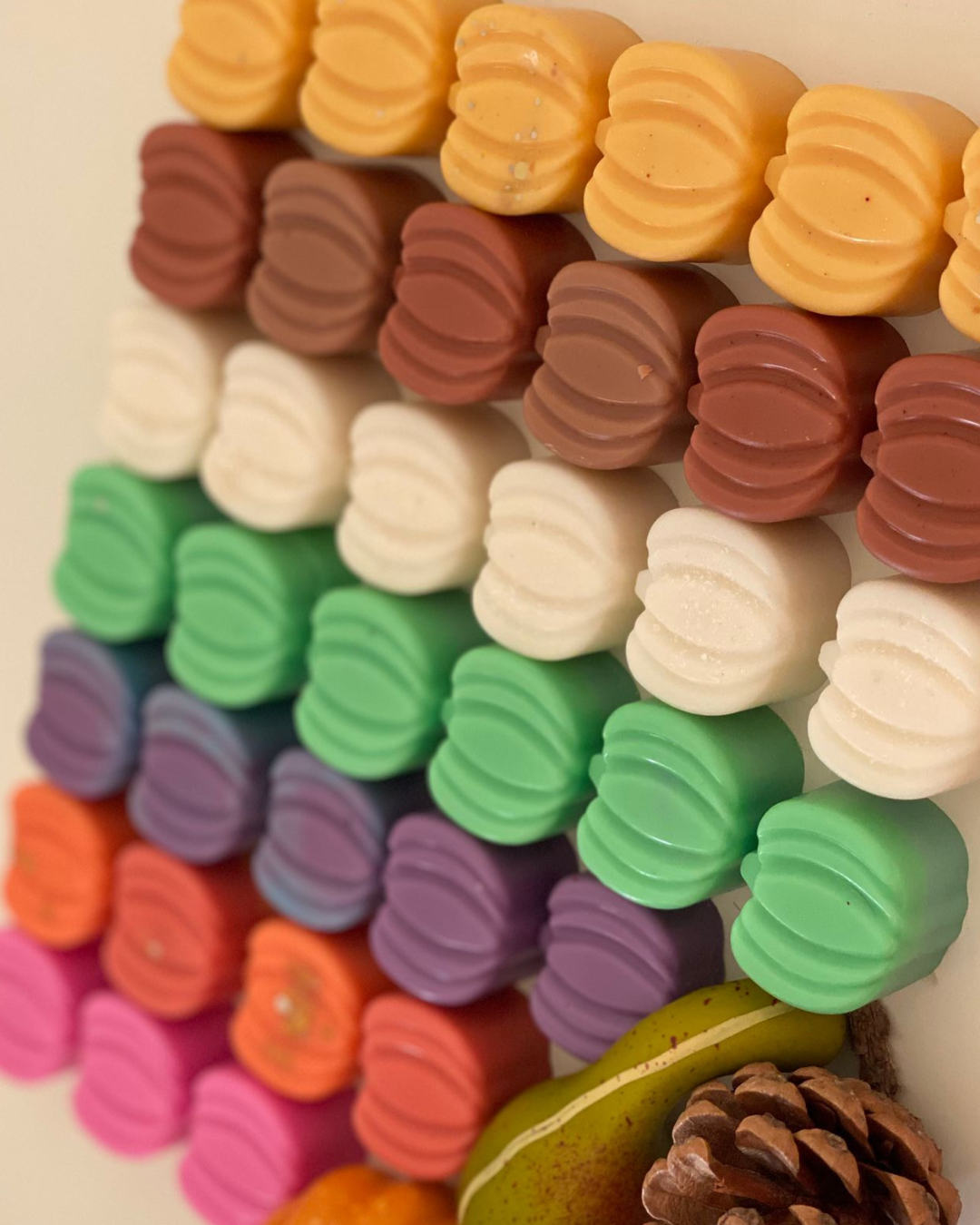 Pompoen vormige waxmelts met warme herfstgeur van sojawax